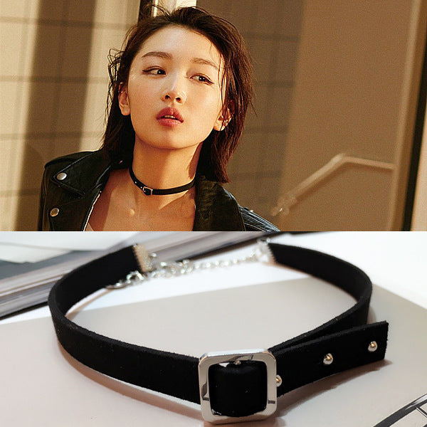 Minimalist Buckle Velvet Choker — Adjustable Black Velvet Necklace with Modern Square Buckle