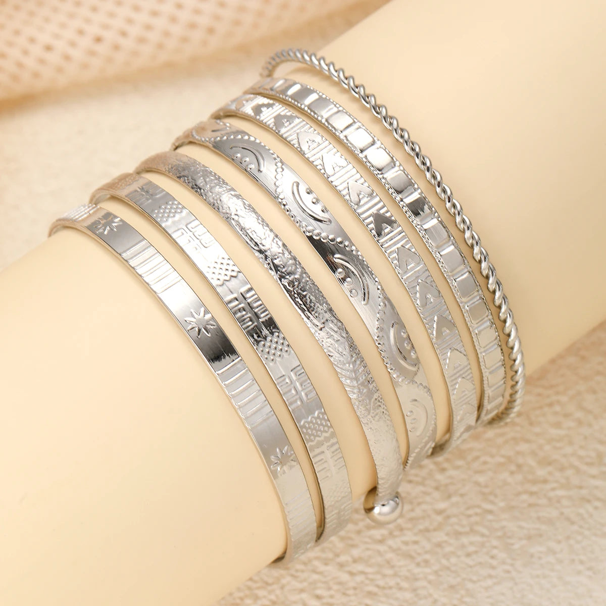7‑Piece Textured Bangle Bracelet Set | Gold or Silver Boho Layered Stackable Bangles