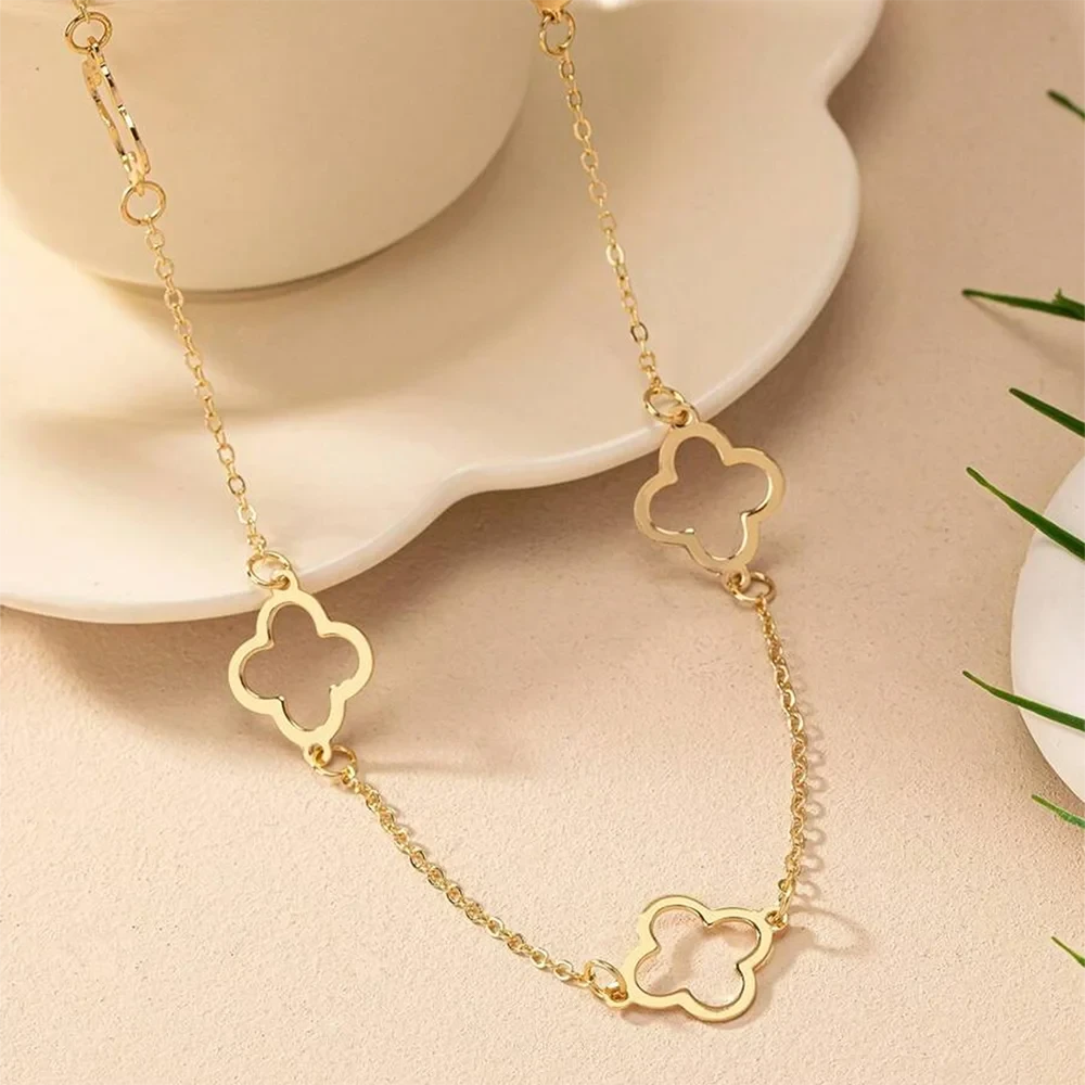 Clover long necklace side view