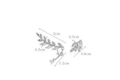 Leaf climber cuff earring close-up detail