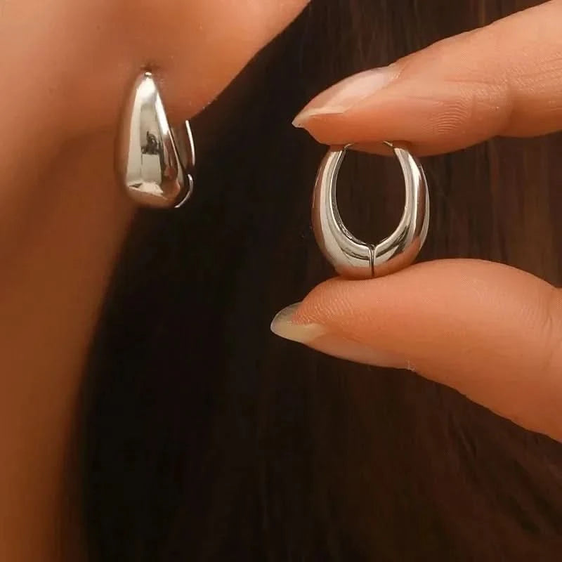 Chunky hoop earrings in gold finish