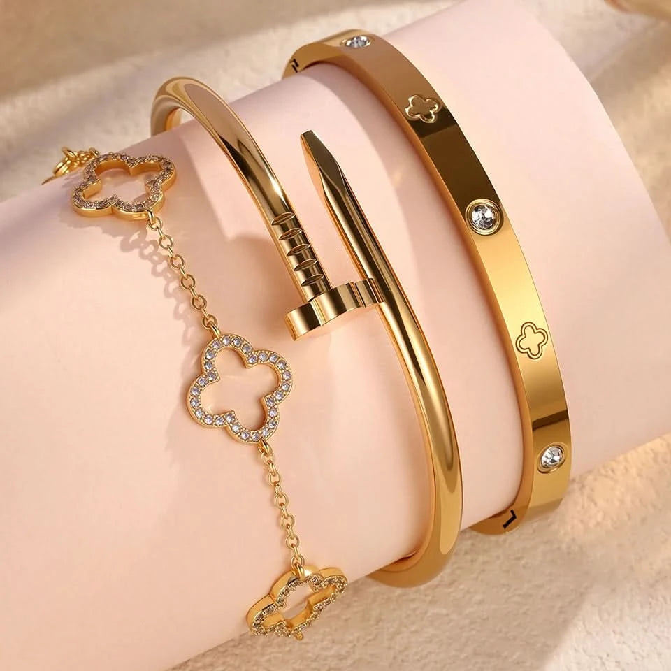 Nail bangle bracelet in 18K gold finish
