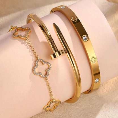 Nail bangle bracelet in 18K gold finish