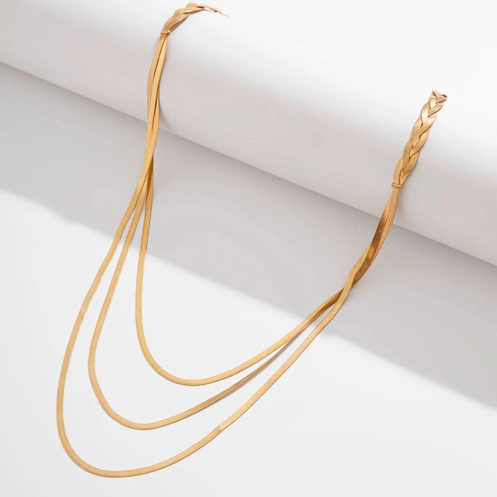 Gold chain necklace adjustable clasp detail