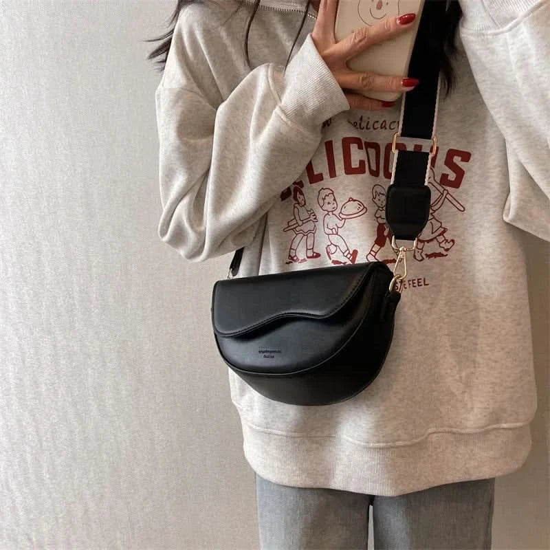 Vintage Saddle PU Leather Shoulder Bag - Solid-Color Minimalist Crossbody