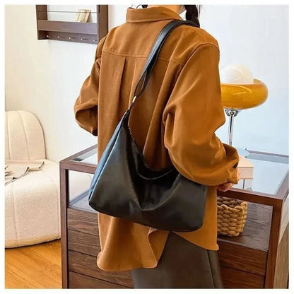 Hobo bag with laptop fit reference