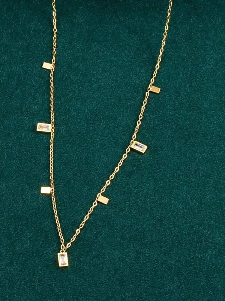 Water drop necklace in golden finish