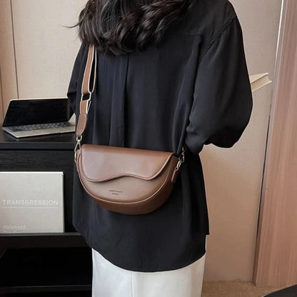 Saddle bag adjustable strap detail