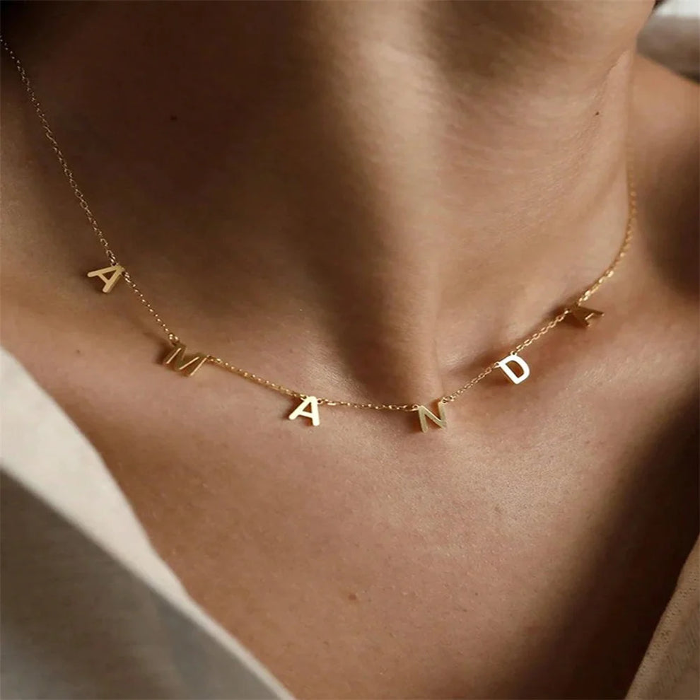 Custom name and MAMA necklace — main view